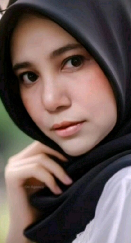 483532490_606205462245687_5413624914946865601_n-553x1024 Pendiri